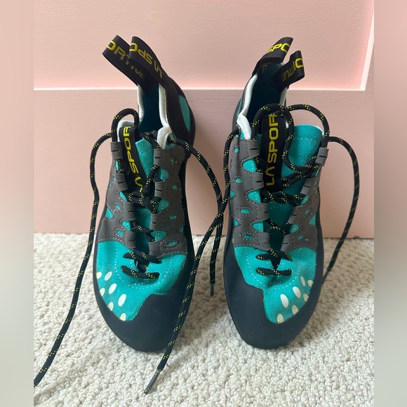 La Sportiva Climbing  Shoes - Picture 1 of 7
